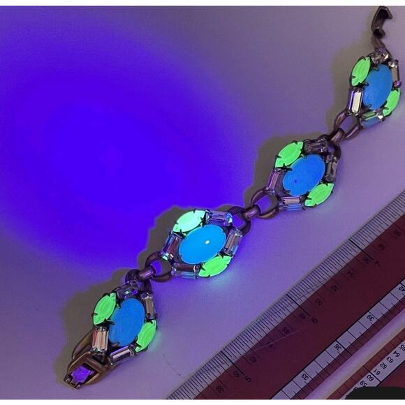 Stella & Dot Open Rhinestone Prong Adjustable Ring - Picture 6 of 6